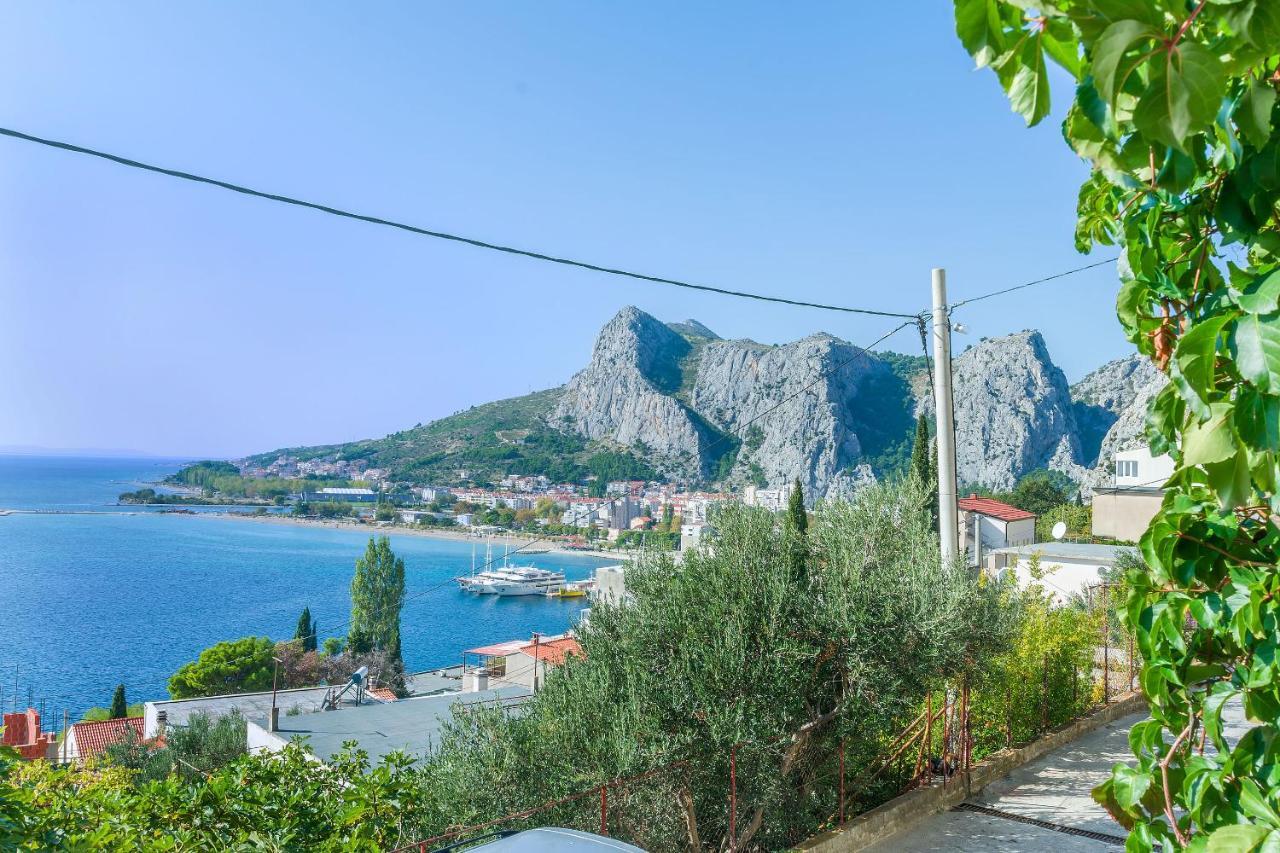Apartment And Rooms Tatjana Omiš Dış mekan fotoğraf